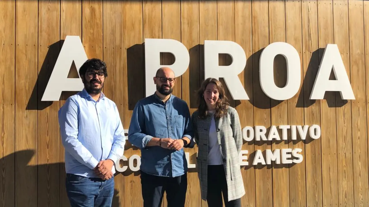 Representantes do BNG de Ames e Noia no espazo 'A Proa'.