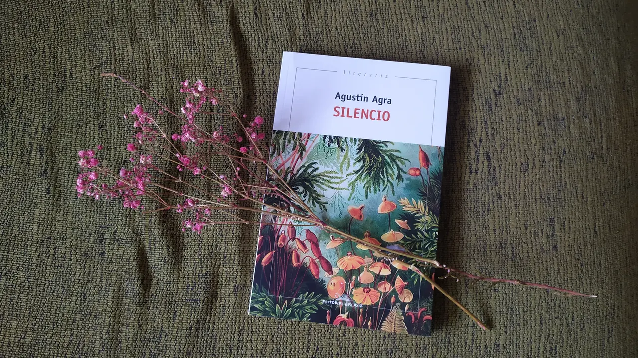 AELG e BNG animan ao agasallo de libros e flores polo d&iacute;a de Rosal&iacute;a