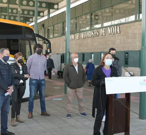 Rolda de prensa do BNG na estaci&oacute;n de autobuses de Noia.