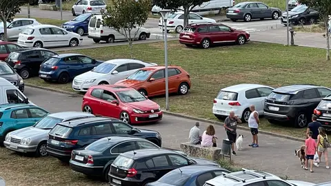 Veh&iacute;culos nas zonas peon&iacute;s de San L&aacute;zaro